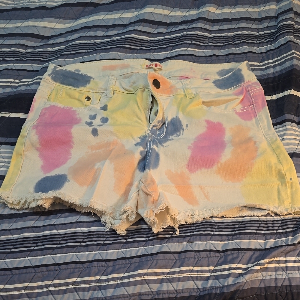 Hot Kiss Pastel Tie-Dye Frayed Hem Denim Shorts
